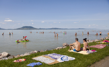 Csaknem 29 fokosra melegedett a Balaton