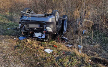 Balesetben meghalt egy fiatal nő Várpalota és Ősi között