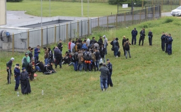 Már most több mint százezer migráns érkezett az EU-ba